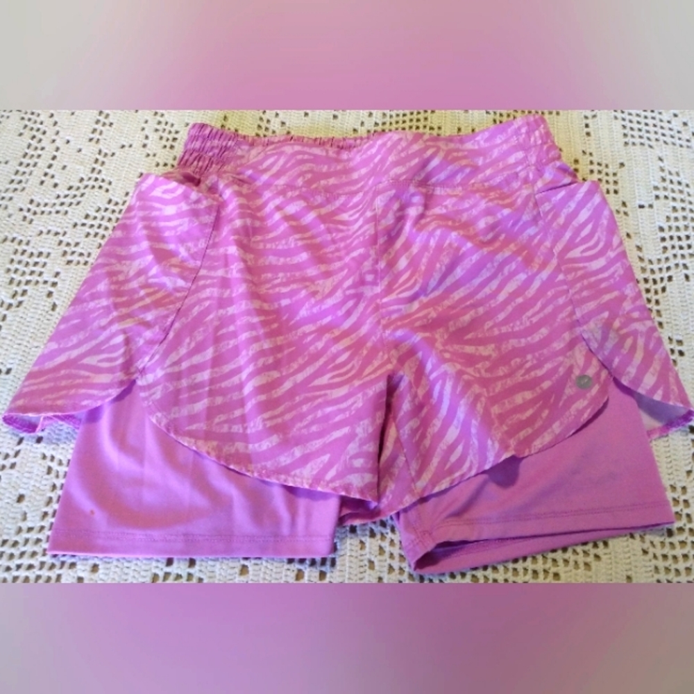 Avia Performance Shorts with Liner size XL (14-16)      10-026